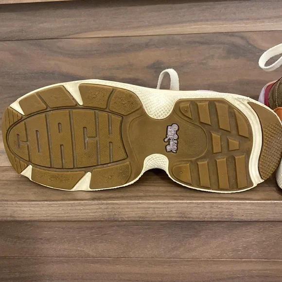 Coach runner - Picture 5 of 7